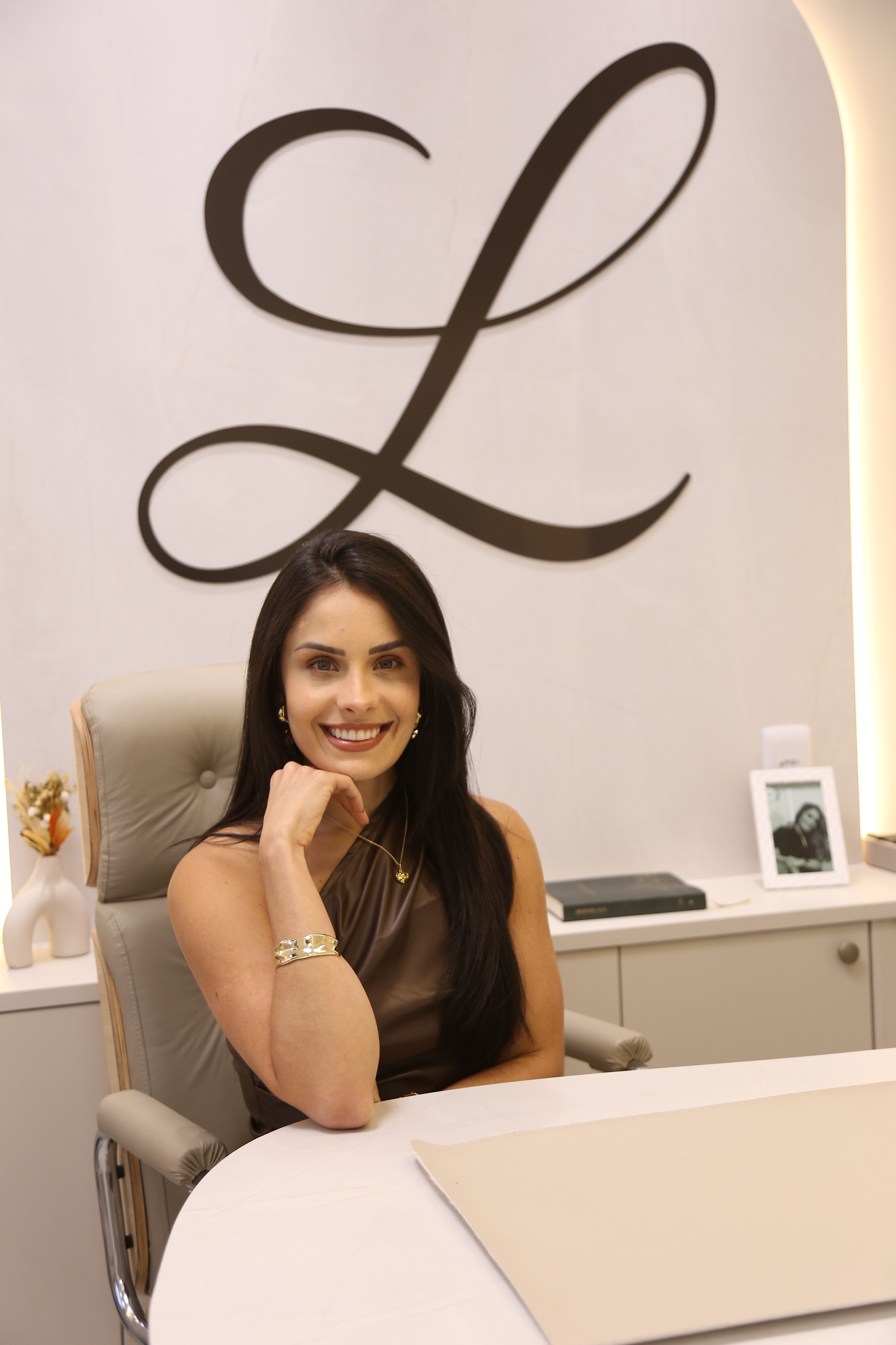 Dra. Luana Dinis, responsável técnica da Essencial Clínica